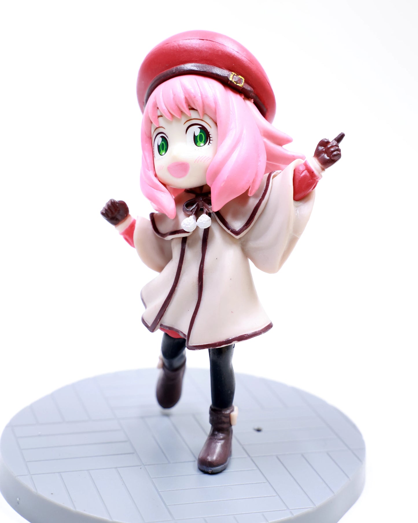 Anya gleeful jumping - Spy x Family