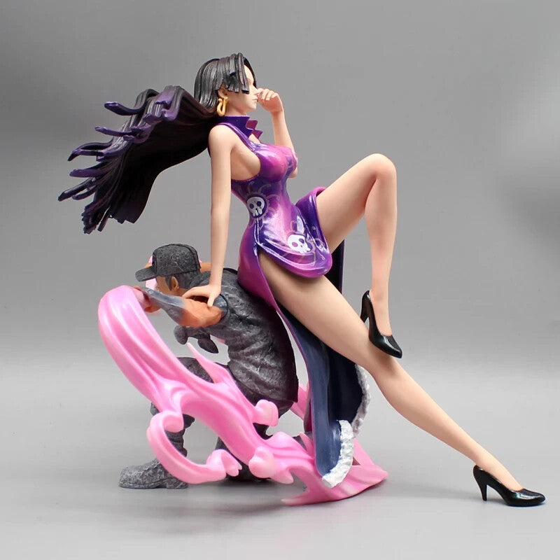 Boa Sitting on Marine's Shoulder | One Piece