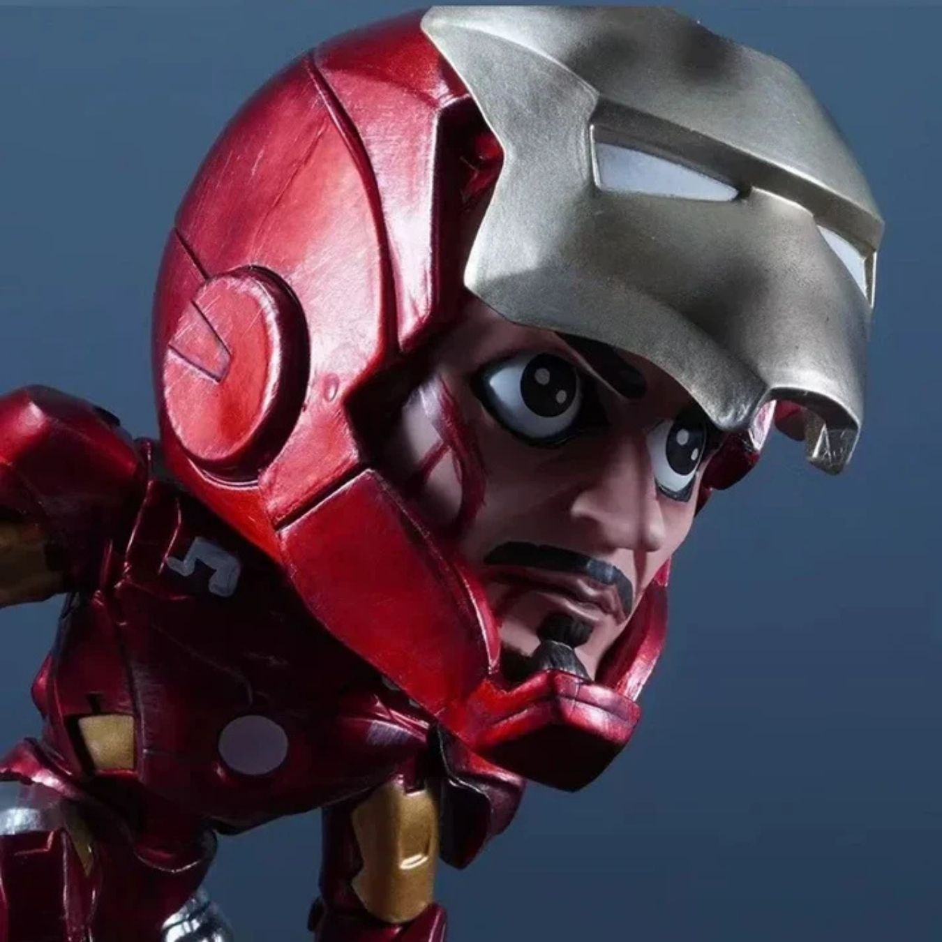 Ironman Crouching (13 cm)