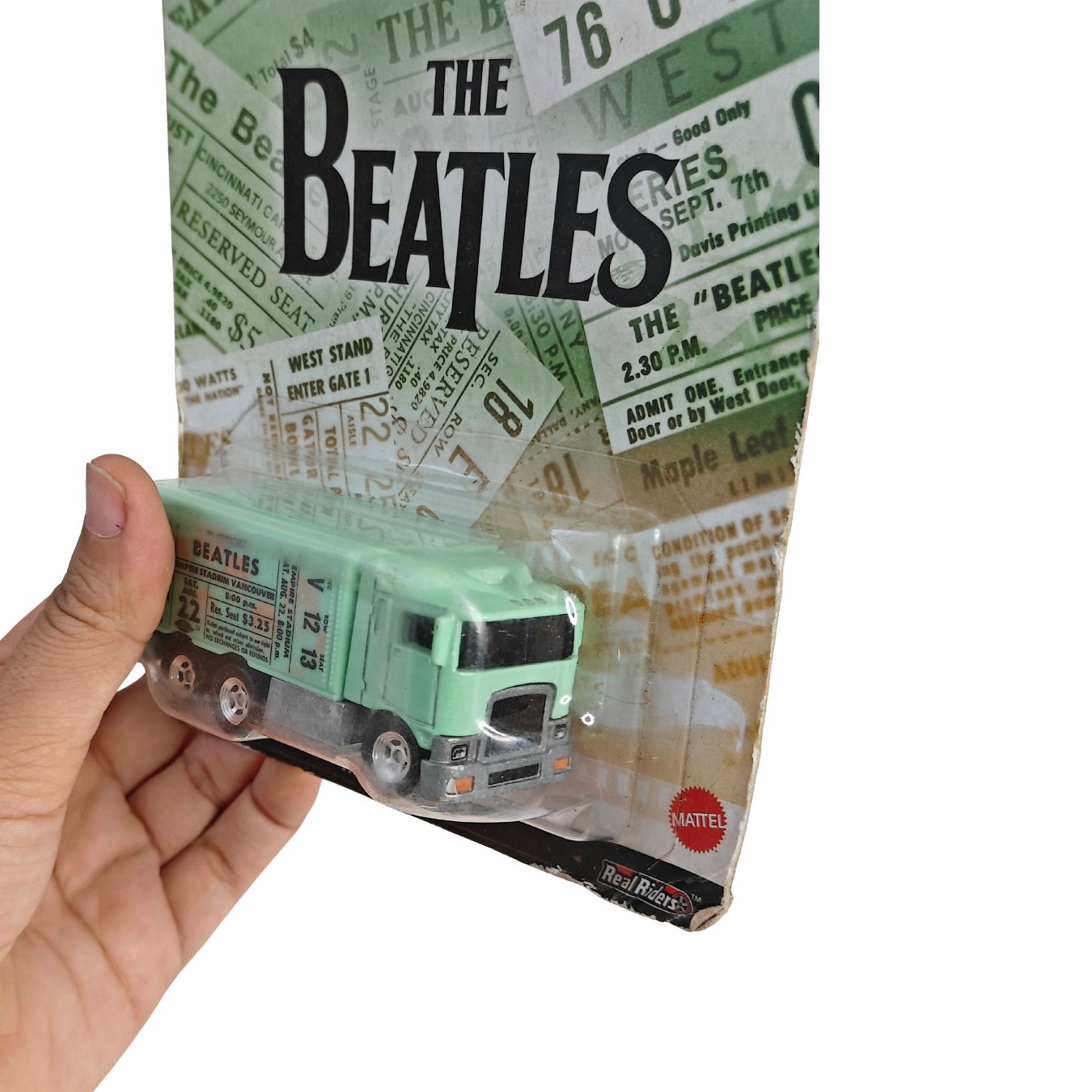 Hot Wheels Premium Pop Culture The Beatles Hiway Hauler (8 x 4cm)