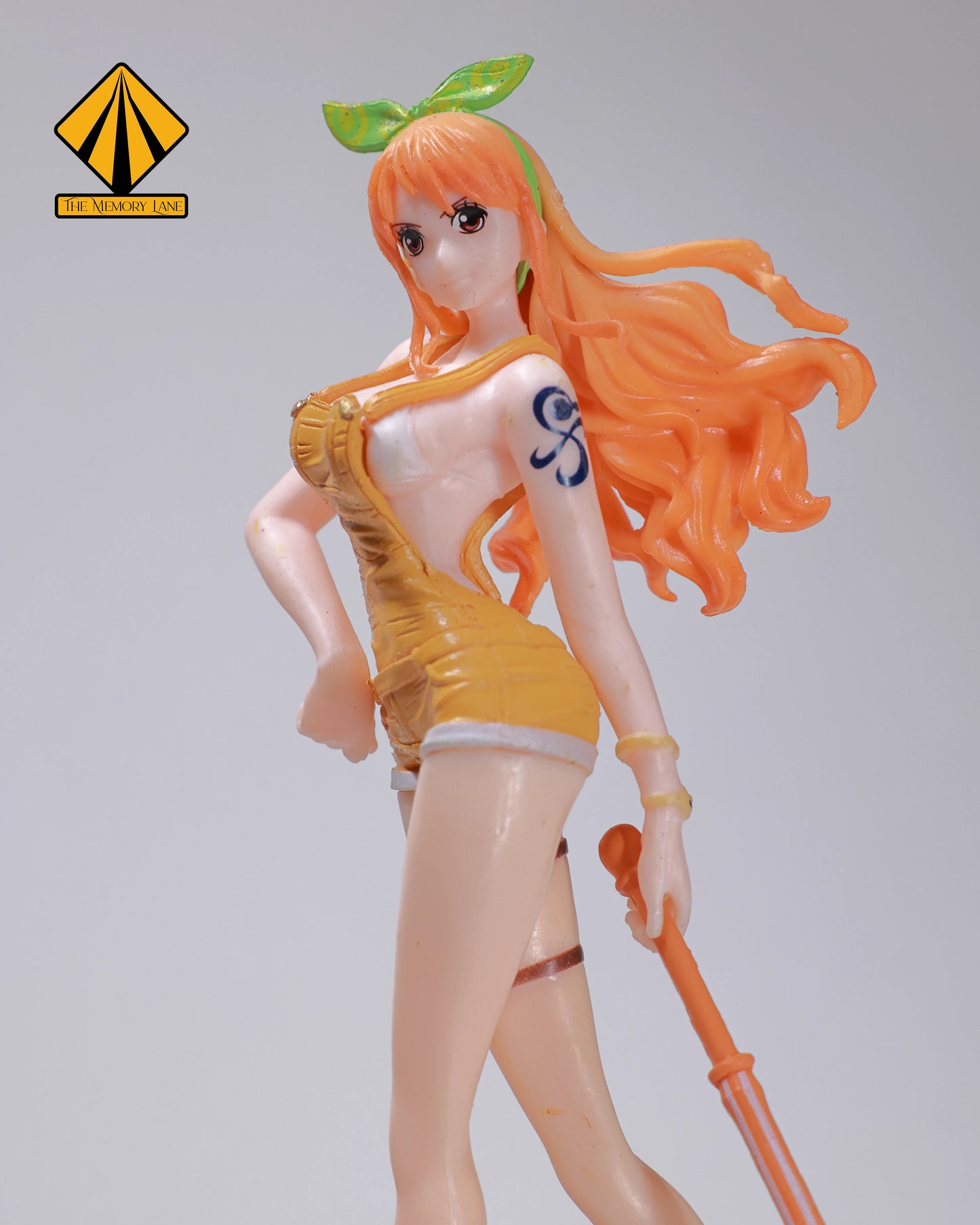 One Piece Nami standing