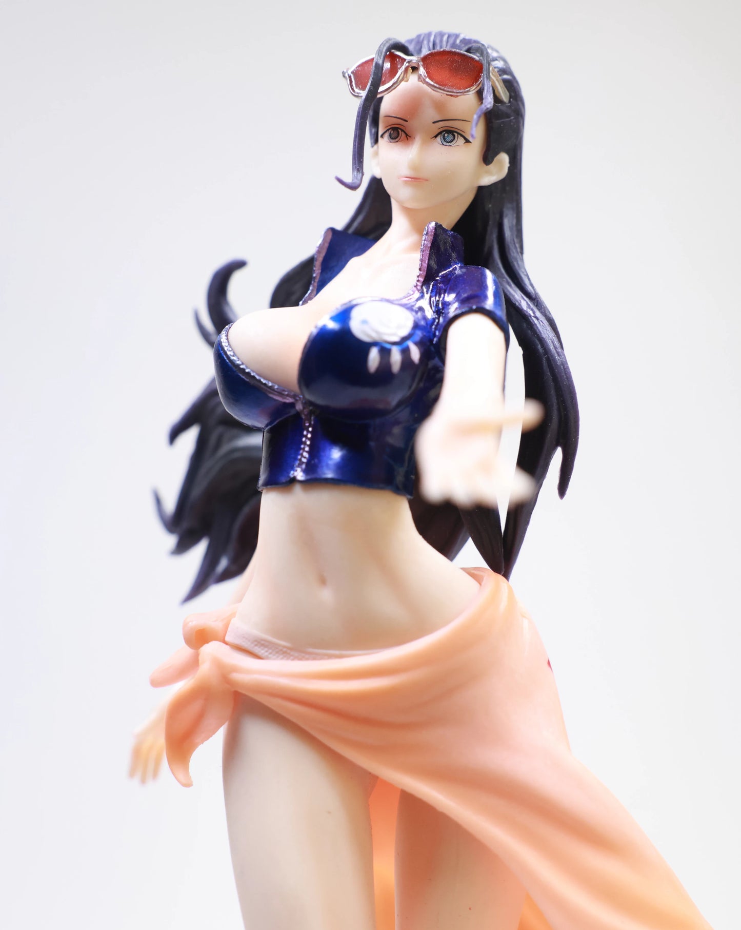 Nico Robin in red goggles - One Piece