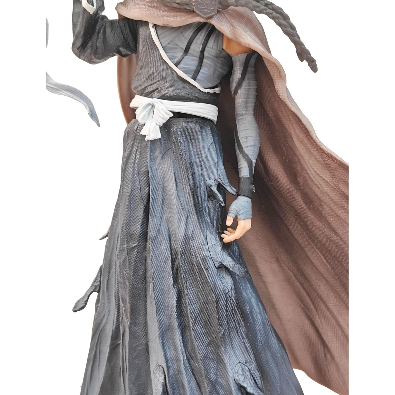 Ichigo Brandishing Sword (intricately detailed figure) | Bleach