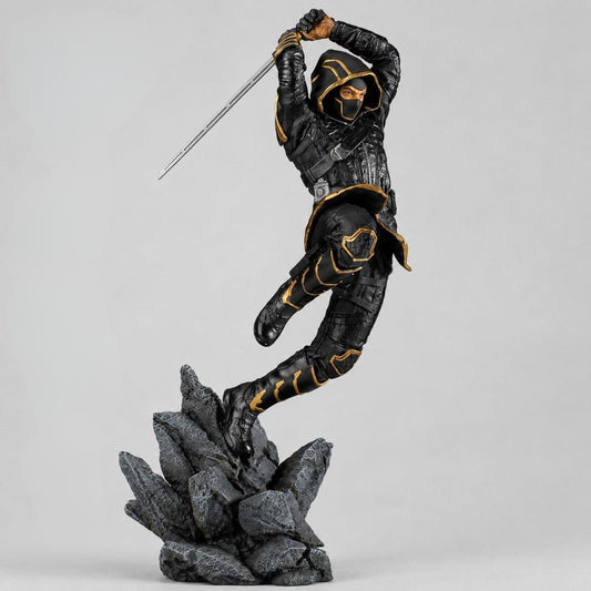 Avengers - Endgame Ronin (Hawkeye) Collectible Figure (25 cm)