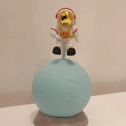 Space Walking Astronaut Lamp