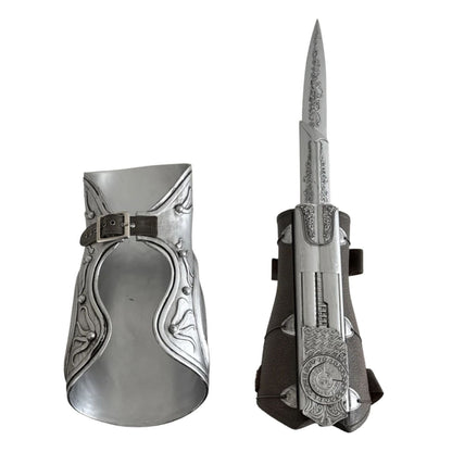 Gaunlet with Hidden Spring Loaded Blade (38 cm) | Assassin's Creed Brotherhood | Adjustable for hand sizes