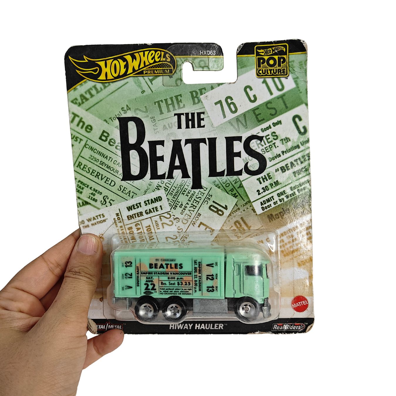 Hot Wheels Premium Pop Culture The Beatles Hiway Hauler (8 x 4cm)