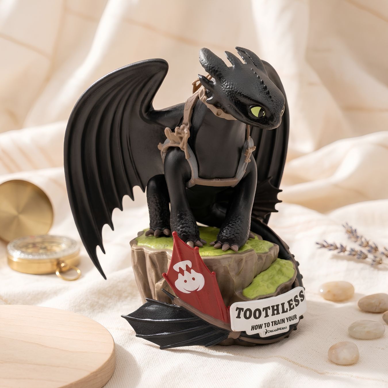 How to Train Your Dragon Toothless Collectible Diorama Figure (14 cm)